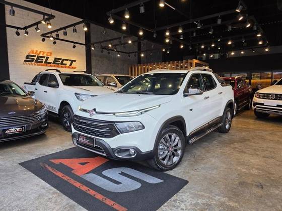 FIAT TORO 2.0 16V TURBO DIESEL RANCH 4WD AT9 FIAT TORO 2.0 16V TURBO DIESEL RANCH 4WD AT9